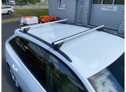 Zárható alumínium keresztlécek ROOF RACK IN 1, 120 cm, teherbírás 90 kg